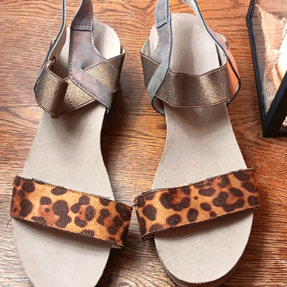 Sandals Sz 10?